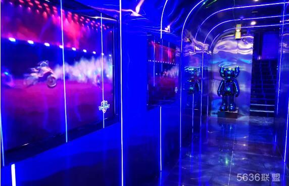 桂林市X5电竞馆,“美得不像真的”科幻电竞馆